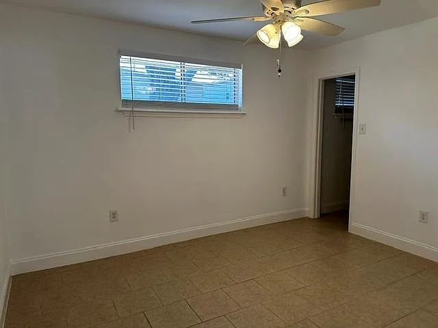 244 W Robert E Lee Blvd — Photo 13