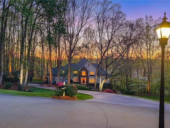 3rd image of 4465 Bent Tree Farm Rd