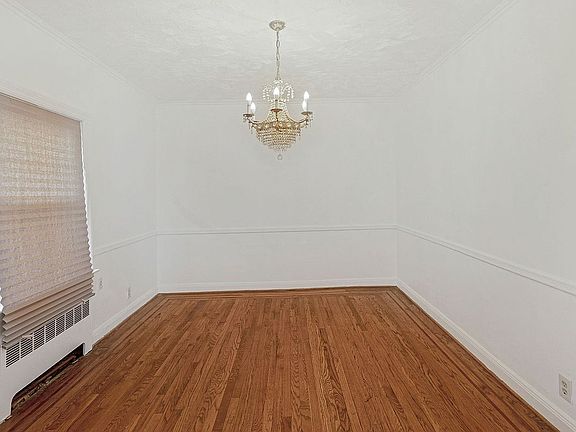 4th image of 11449 222nd St