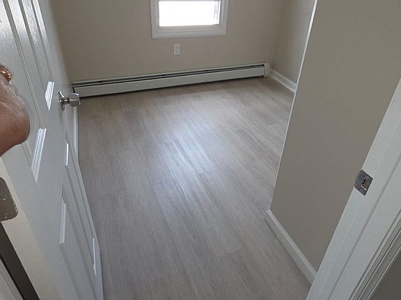 5th image of 211 Marshall St Floor 2