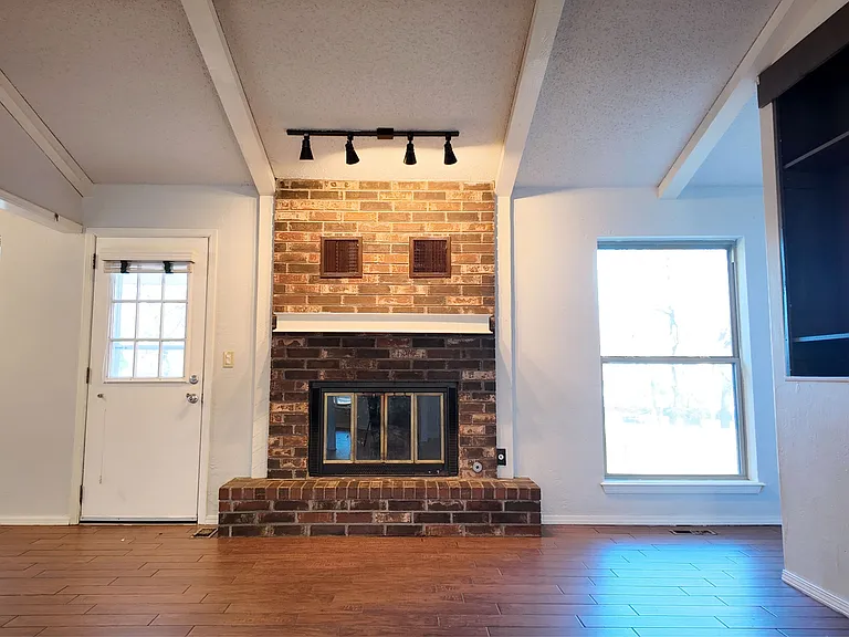 225 N Tunbridge Rd — Photo 22