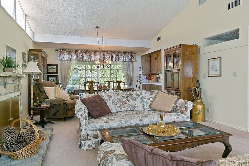 18223 Kinzie St, Northridge, CA 91325 | Zillow
