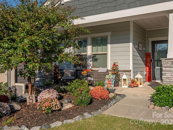 3rd image of 5304 Turtle Creek Dr