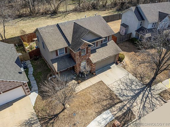 5th image of 1702 Walnut Hill Ln