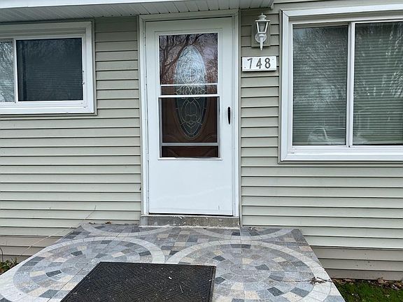2nd image of 748 Robinwood Dr