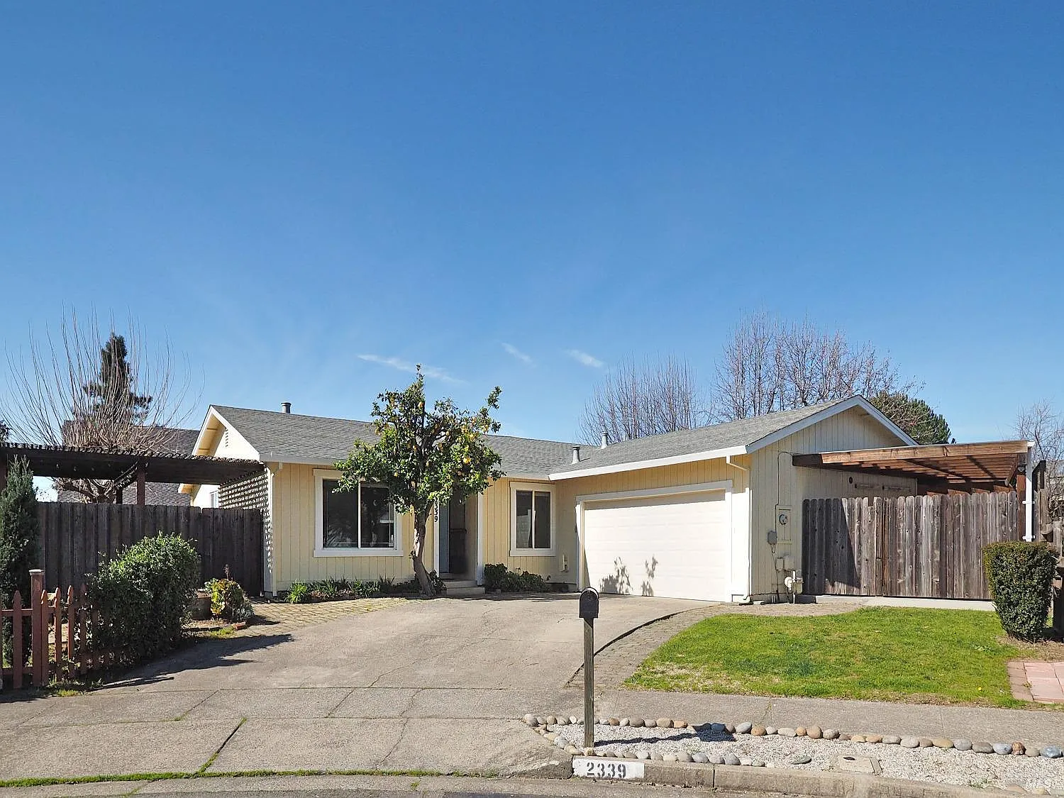 2339 Baggett Court photo 1