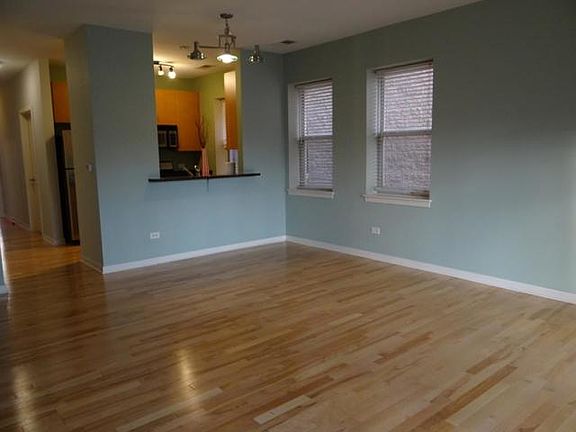 2nd image of 1112 W Washburne Ave Unit 201