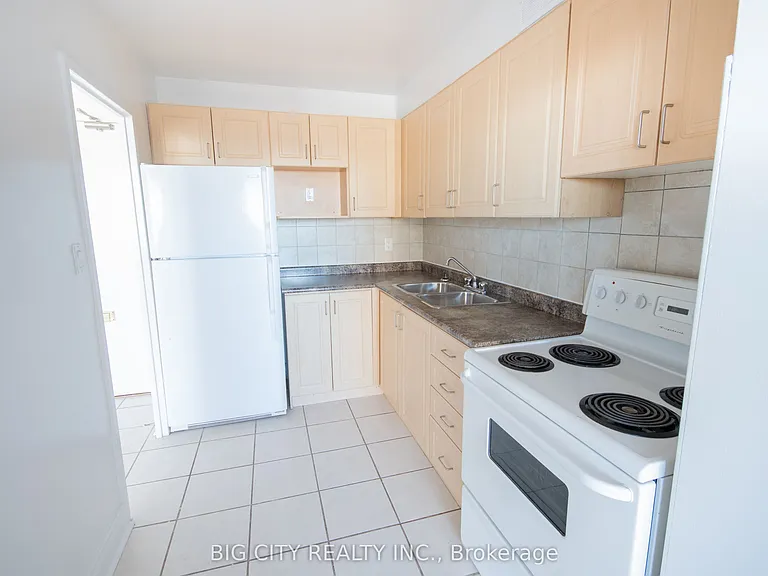 50 Cambridge Ave #18 — Photo 3