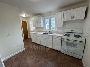1160 Whitney Ave #G, Hamden, CT 06517