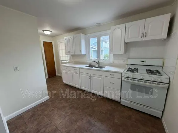 1160 Whitney Ave, Hamden, CT