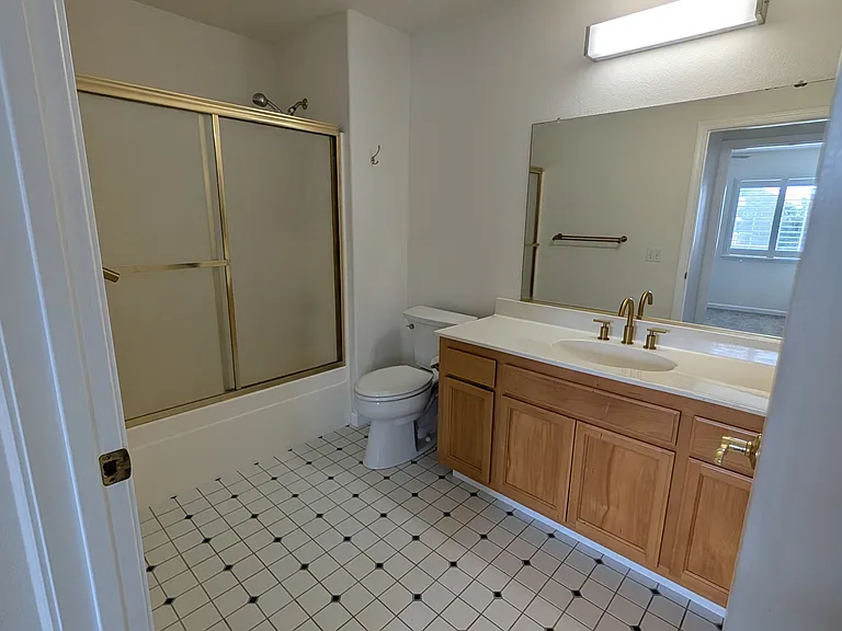 1501 La Esplanada Pl #323 — Photo 9
