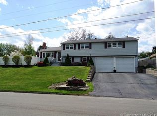 19 Evergreen Dr, Clinton, CT 06413
