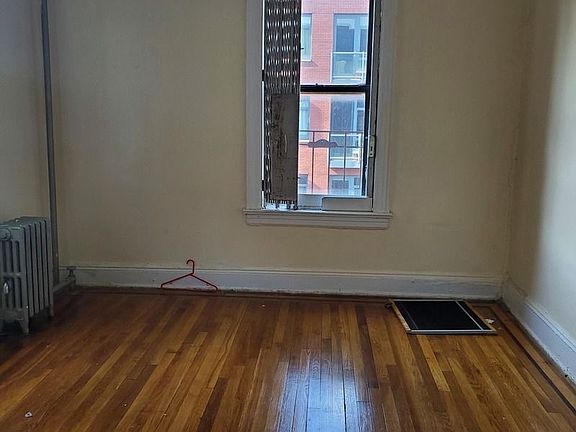 5th image of 300 Sullivan Pl APT E12