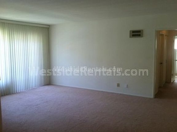 3rd image of 1419 S Bentley Ave APT 108