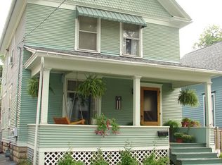 381 Spruce St, Aurora, IL 60506