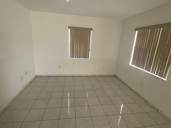 2nd image of 511 NW 44th Ave #1