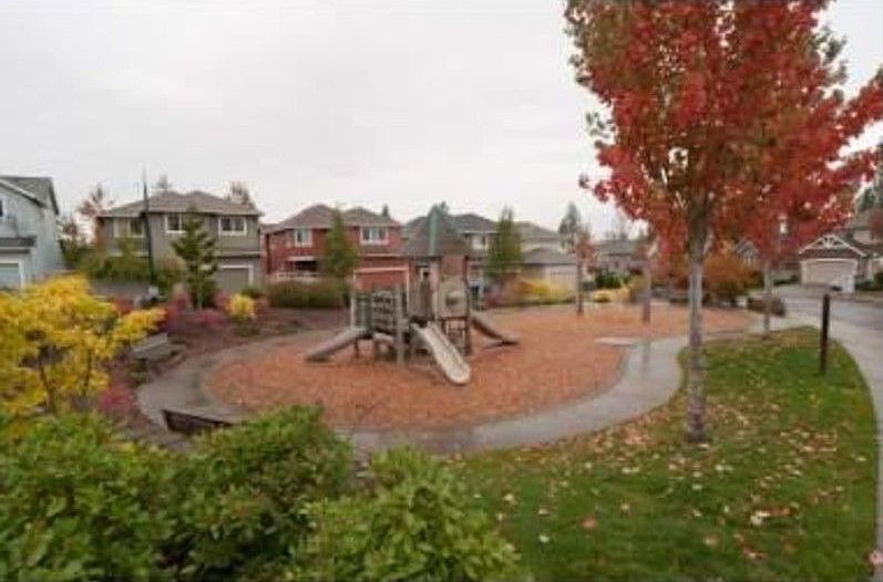 2nd image of 16147 Parkside Way SE