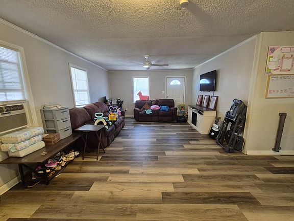 2nd image of 190 Bluff Cir