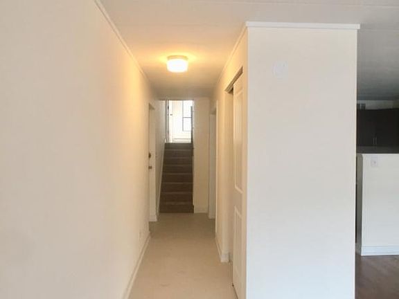 5th image of 6031 N Kenmore Ave