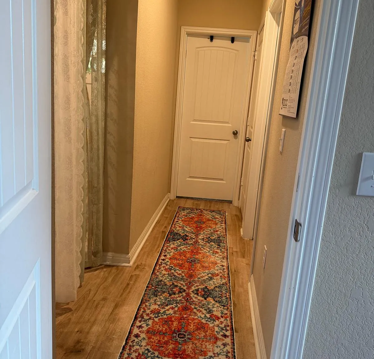 4 bed, 2526 sqft, $2,350 — Photo 4