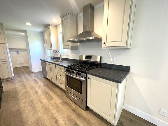 2nd image of 73 Ashley Cir #30