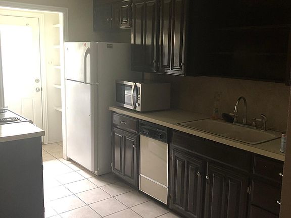 3rd image of 54 Teakwood St