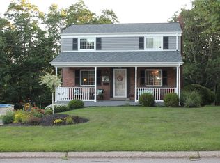 702 Galway Dr, Bethel Park, PA