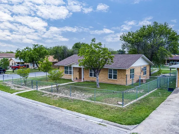 817 W 9th St, Del Rio, TX 78840