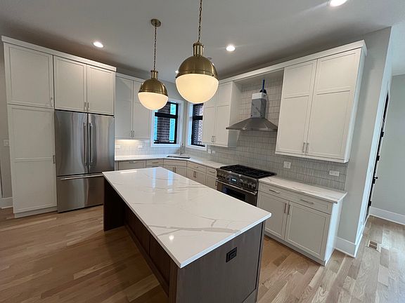 4th image of 1757 W Le Moyne St #1W