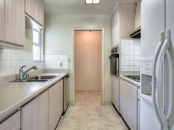 5th image of 6379 Lillian Way