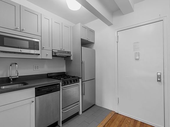 5th image of 253 W 72nd St APT 907