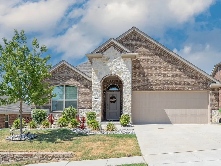 569 W Kara Dr — Photo 1