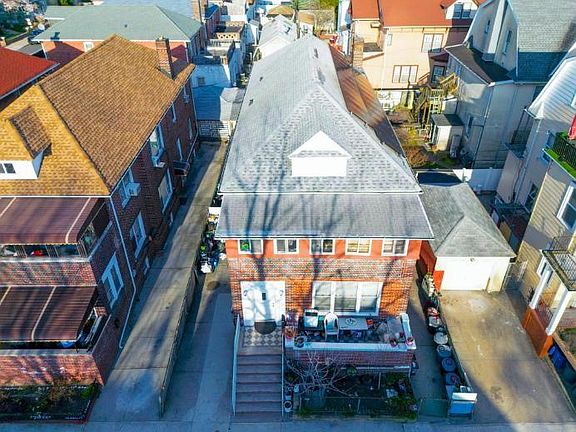 3rd image of 3711 Sea Gate Ave