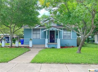 828 Saint Michael St, Gonzales, TX 78629