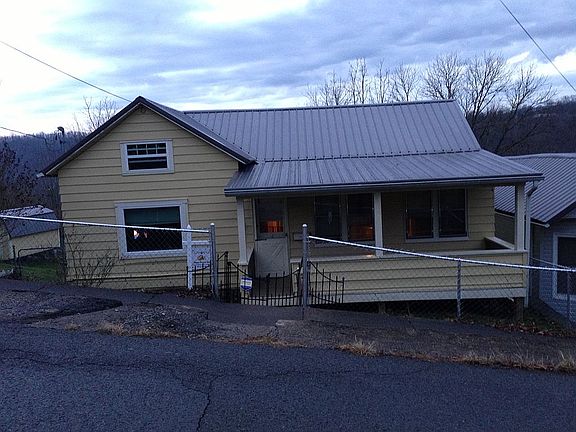 3rd image of 121 Highland St