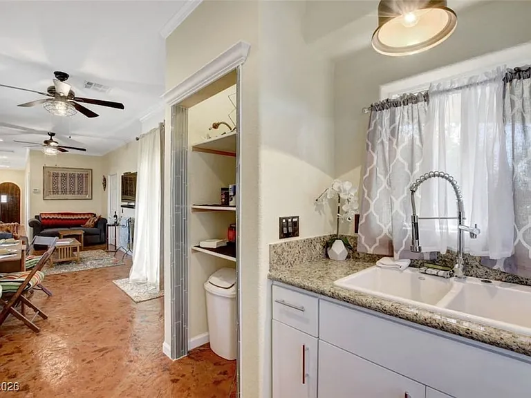 481 Benedict Dr — Photo 8