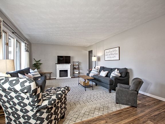 3rd image of 23644 Allen Dr