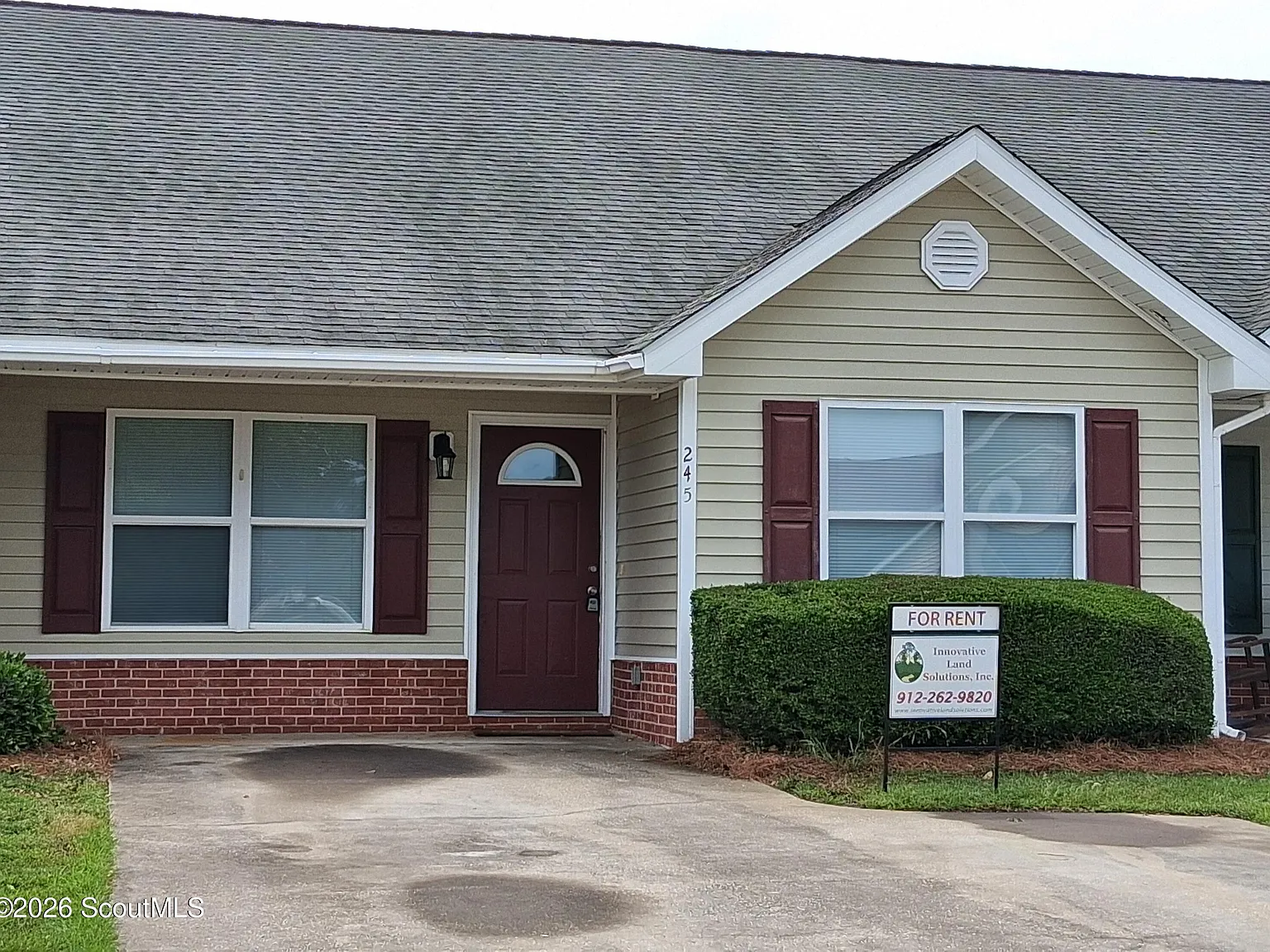 3 bed, 2.0 bath, 1250 sqft, $1,550 — Photo 2