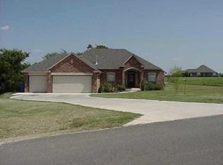 1574 Jane Cir NE, Piedmont, OK 73078