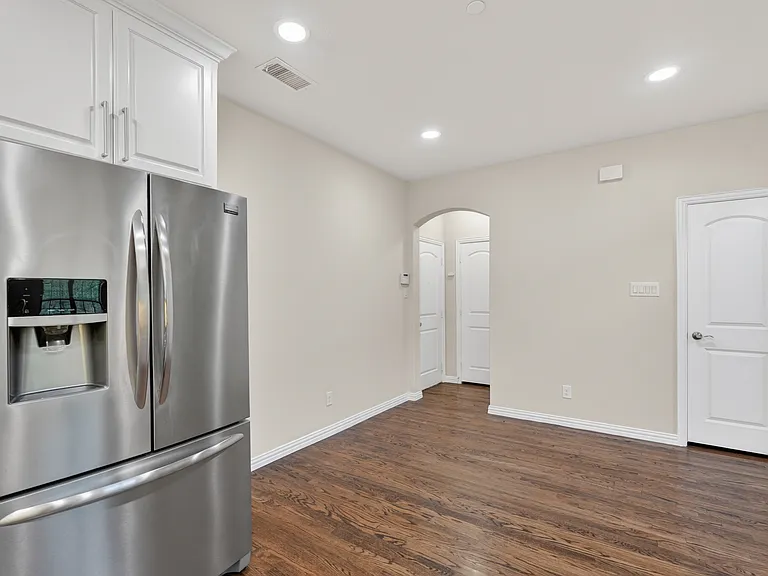 4221 Blackjack Oak Dr — Photo 11