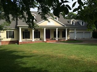 328 Deer Run Dr, Nevada, MO 64772