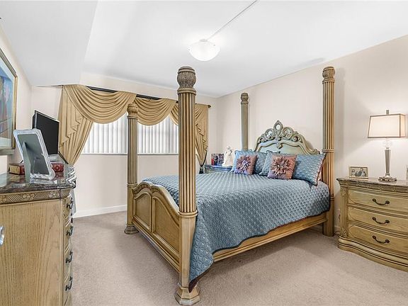 3rd image of 3800 Oaks Clubhouse Drive #110
