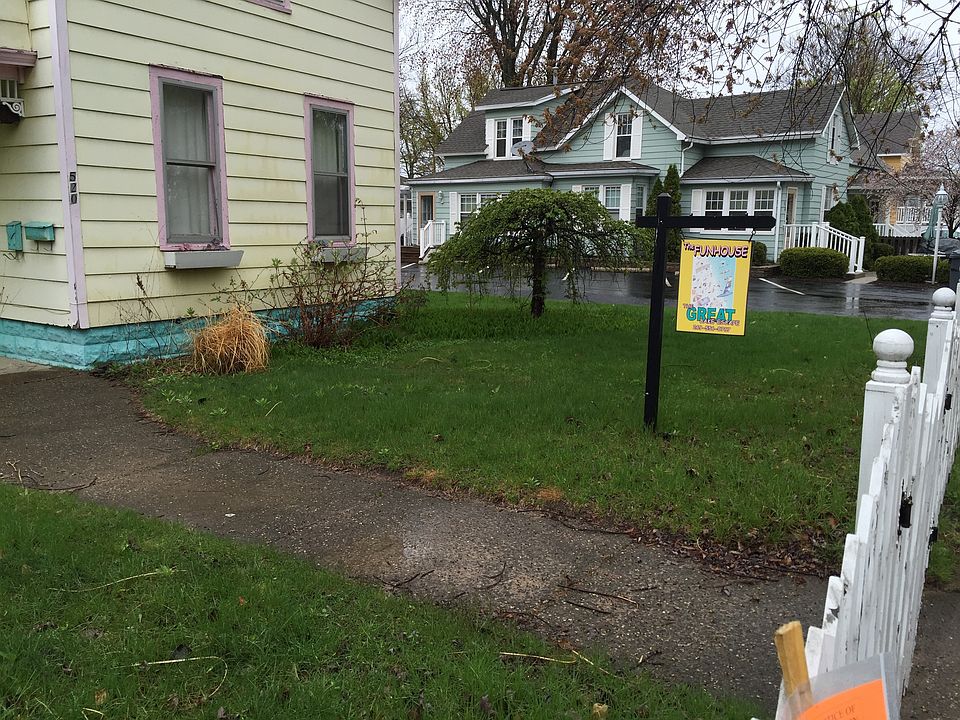1st image of 520 Lions Park Dr