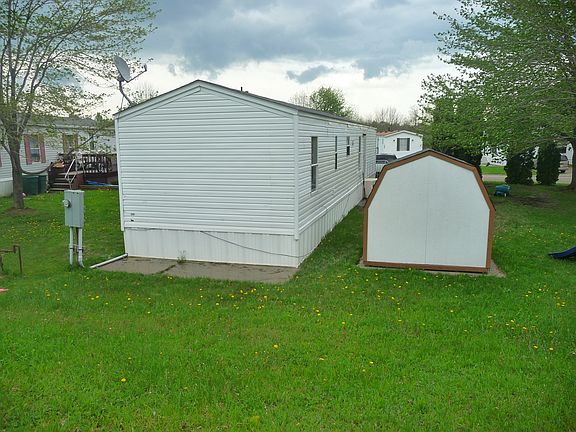 3rd image of 2111 Valley Dr