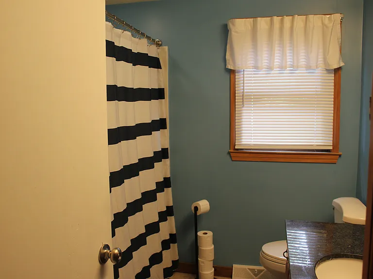 108 Lloyd Ave — Photo 12