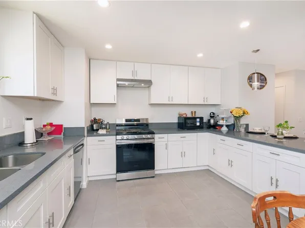 10707 Redwood Ave, Hesperia, CA 92345
