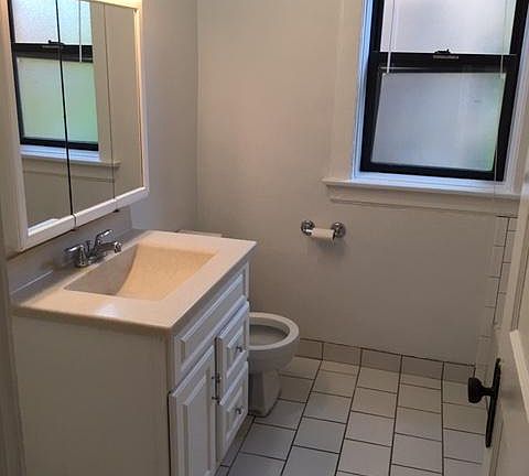 4th image of 4020 N Clarendon Ave APT 3F