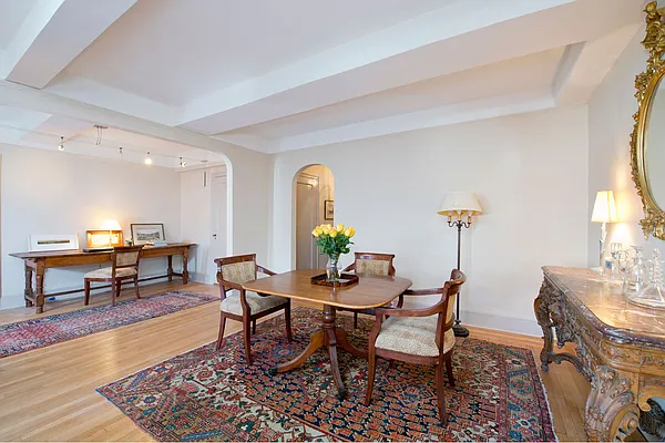 Sold by Stribling | media 8