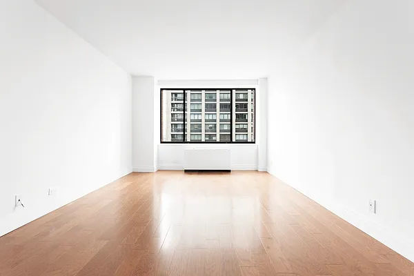 Rented by Olnick Organization | media 16
