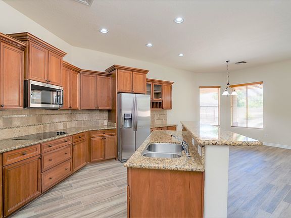 8Kitchen-small